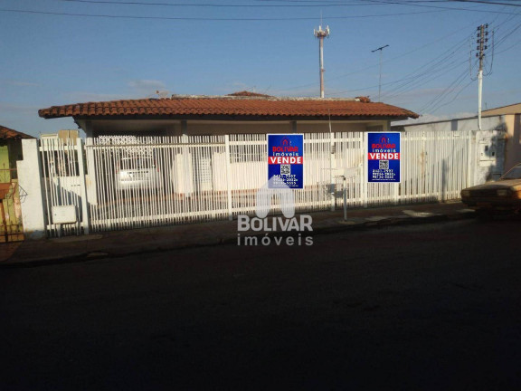 Imagem Casa com 5 Quartos à Venda, 250 m² em Setor Central - Itumbiara Imagem Casa com 5 Quartos à Venda, 250 m² em Setor Central - Itumbiara