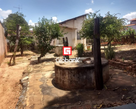Terreno à Venda, 420 m² em Vila Ipiranga - Montes Claros