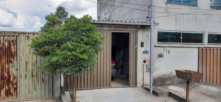 Casa com 6 Quartos à Venda, 220 m² em Florença - Ribeirão Das Neves