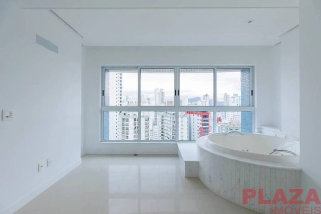 Imagem Apartamento com 2 Quartos à Venda, 429 m² em Centro - Balneário Camboriú