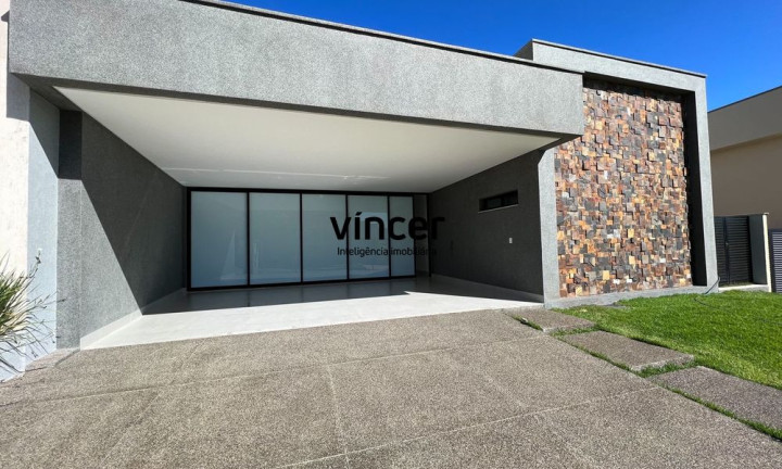 Casa com 4 Quartos à Venda, 245 m² em Residencial Goiânia Golfe Clube - Goiânia