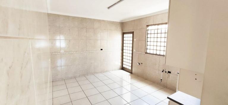 Imagem Casa com 3 Quartos à Venda, 101 m² em Conjunto Requião - Maringá