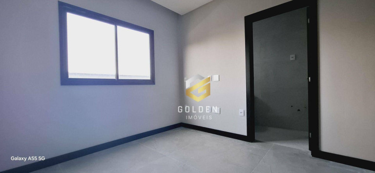 Imagem Casa com 3 Quartos à Venda, 180 m² em Santa Regina - Camboriú