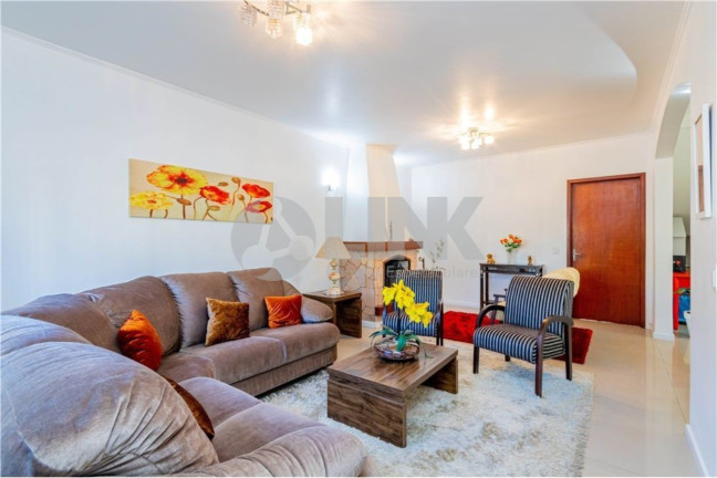 Imagem Casa com 4 Quartos à Venda,  em Jardim Itu - Porto Alegre
