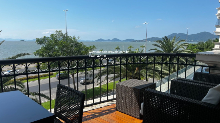 Imagem Apartamento com 3 Quartos à Venda, 316 m² em Agronômica - Florianópolis