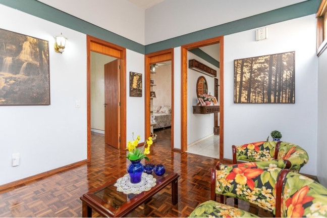 Imagem Casa com 3 Quartos à Venda, 214 m² em São Sebastião - Porto Alegre Imagem Casa com 3 Quartos à Venda, 214 m² em São Sebastião - Porto Alegre