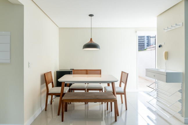 Imagem Apartamento com 2 Quartos à Venda, 111 m² em Menino Deus - Porto Alegre Imagem Apartamento com 2 Quartos à Venda, 111 m² em Menino Deus - Porto Alegre