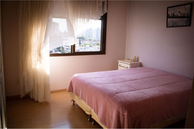 Imagem Imóvel com 3 Quartos à Venda,  em Jardim Itu - Porto Alegre