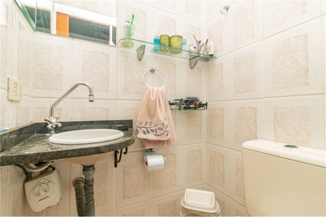 Imagem Casa com 3 Quartos à Venda, 119 m² em Azenha - Porto Alegre