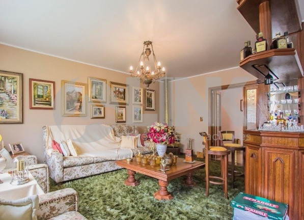 Imagem Casa com 3 Quartos à Venda, 352 m² em Jardim Lindóia - Porto Alegre Imagem Casa com 3 Quartos à Venda, 352 m² em Jardim Lindóia - Porto Alegre