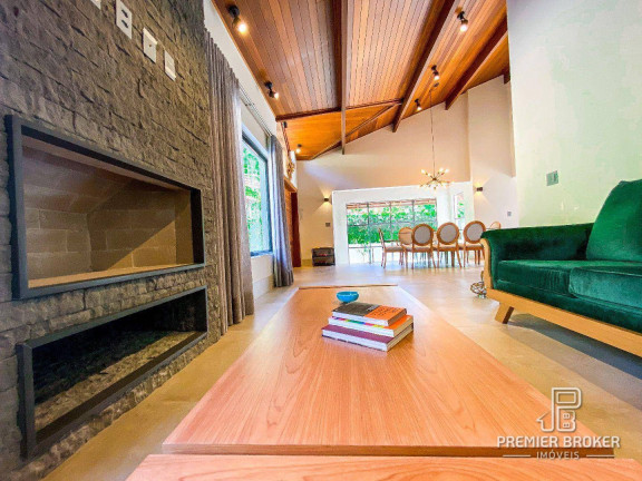 Imagem Casa com 4 Quartos à Venda, 260 m² em Comary - Teresópolis