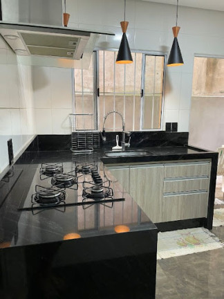 Imagem Casa com 2 Quartos à Venda, 200 m² em Santo Antônio - Louveira