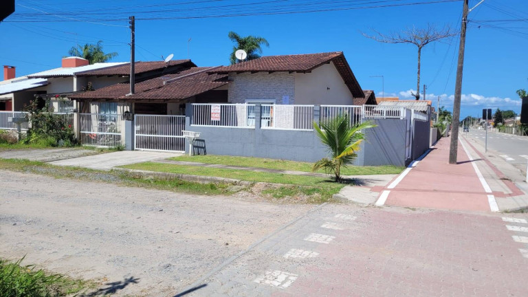 Imagem Casa com 2 Quartos à Venda, 74 m² em Balneário Princesa Do Mar - Itapoá Imagem Casa com 2 Quartos à Venda, 74 m² em Balneário Princesa Do Mar - Itapoá