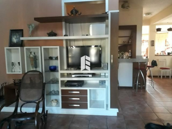 Imagem Casa com 5 Quartos à Venda, 220 m² em Centro - Santa Maria