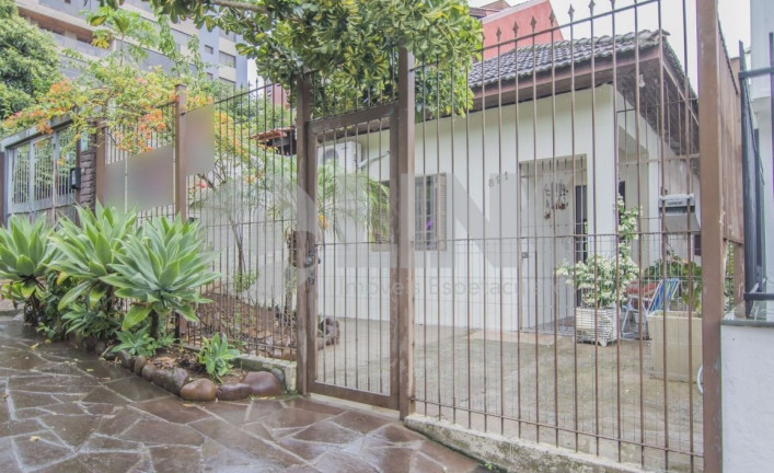 Imagem Casa com 2 Quartos à Venda, 261 m² em Mont Serrat - Porto Alegre Imagem Casa com 2 Quartos à Venda, 261 m² em Mont Serrat - Porto Alegre