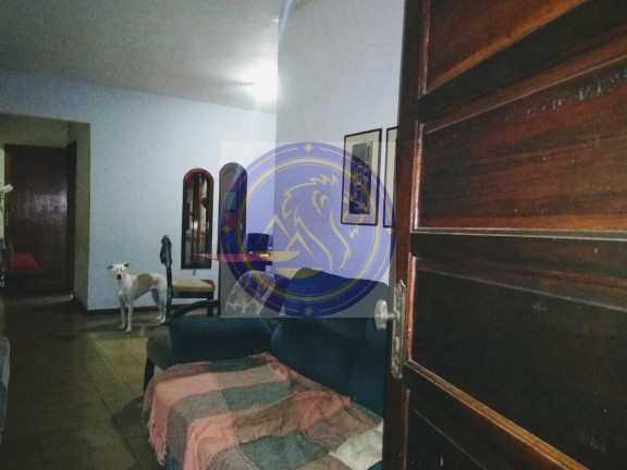 Imagem Casa com 5 Quartos à Venda, 450 m² em Centro - Araruama