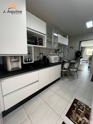 Foto do imóvel Casa de Condomínio com 3 Quartos à Venda,  em Sapiranga-coité - Fortaleza