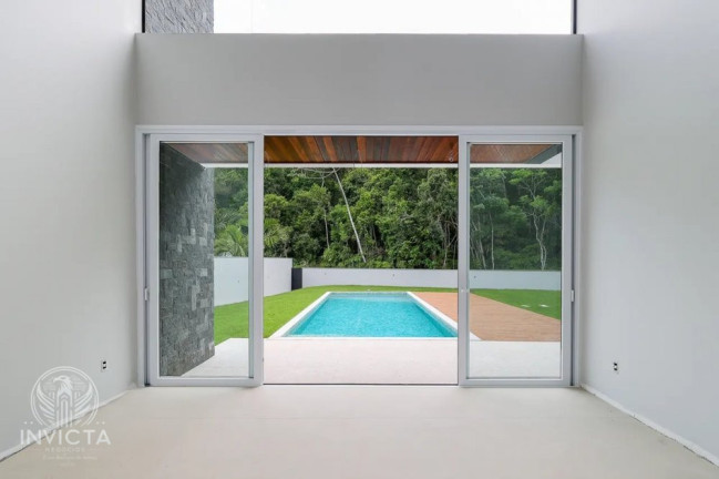 Imagem Casa com 4 Quartos à Venda, 100 m² em Ariribá - Balneário Camboriú Imagem Casa com 4 Quartos à Venda, 100 m² em Ariribá - Balneário Camboriú