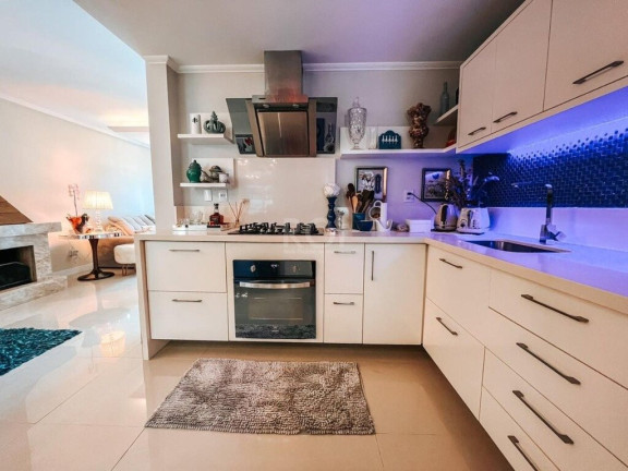 Imagem Casa com 3 Quartos à Venda, em Hípica - Porto Alegre Imagem Casa com 3 Quartos à Venda, em Hípica - Porto Alegre