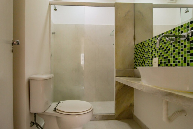 Imagem Imóvel com 3 Quartos à Venda, 108 m² em Copacabana - Rio De Janeiro Imagem Imóvel com 3 Quartos à Venda, 108 m² em Copacabana - Rio De Janeiro