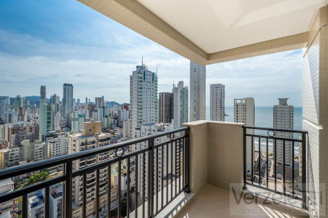 Imagem Apartamento com 4 Quartos à Venda, 146 m² em Centro - Balneário Camboriú Imagem Apartamento com 4 Quartos à Venda, 146 m² em Centro - Balneário Camboriú