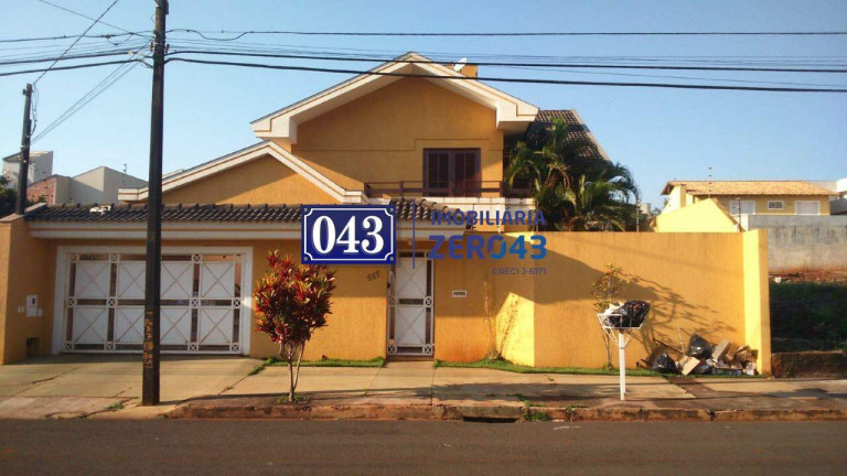 Casa com 3 Quartos à Venda, 300 m² em Aurora - Londrina