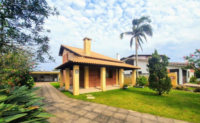 Imagem Casa com 3 Quartos à Venda ou Locação, 110 m² em Zona Nova - Capão Da Canoa