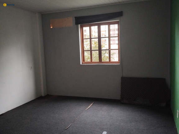 Imagem Casa com 3 Quartos à Venda, em Centro - Florianópolis Imagem Casa com 3 Quartos à Venda, em Centro - Florianópolis