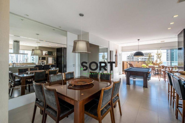 Imagem Cobertura com 3 Quartos à Venda, 253 m² em Centro - Balneário Camboriú
