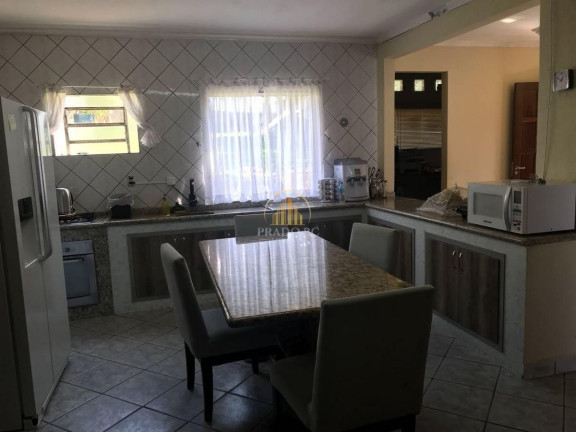 Imagem Casa com 3 Quartos à Venda, 300 m² em Cedro - Camboriú Imagem Casa com 3 Quartos à Venda, 300 m² em Cedro - Camboriú
