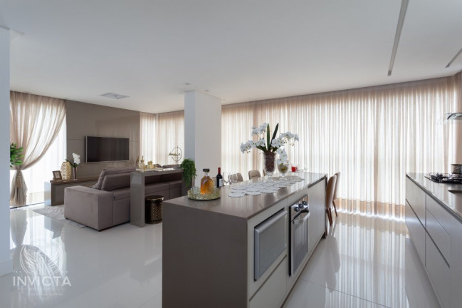 Imagem Apartamento com 3 Quartos à Venda, 123 m² em Centro - Balneário Camboriú Imagem Apartamento com 3 Quartos à Venda, 123 m² em Centro - Balneário Camboriú