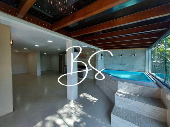 Imagem Casa com 3 Quartos à Venda, 334 m² em Condomínio Sant Moritz - Gramado