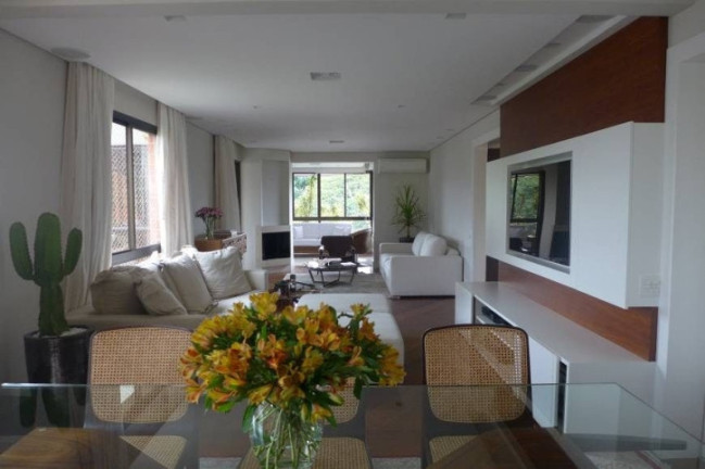 Imagem Apartamento com 3 Quartos à Venda, 240 m² em Moema - São Paulo