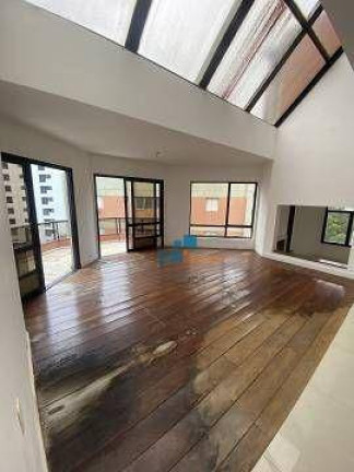 Imagem Cobertura com 4 Quartos à Venda, 485 m² em Real Parque - São Paulo