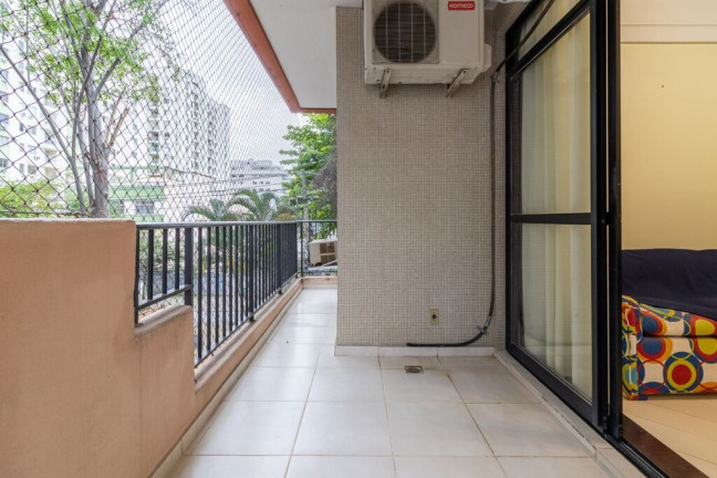 Imagem Imóvel com 4 Quartos à Venda, em Freguesia (jacarepaguá) - Rio De Janeiro Imagem Imóvel com 4 Quartos à Venda, em Freguesia (jacarepaguá) - Rio De Janeiro