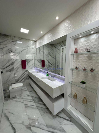 Imagem Sobrado com 4 Quartos à Venda, 388 m² em Centro - Balneário Piçarras