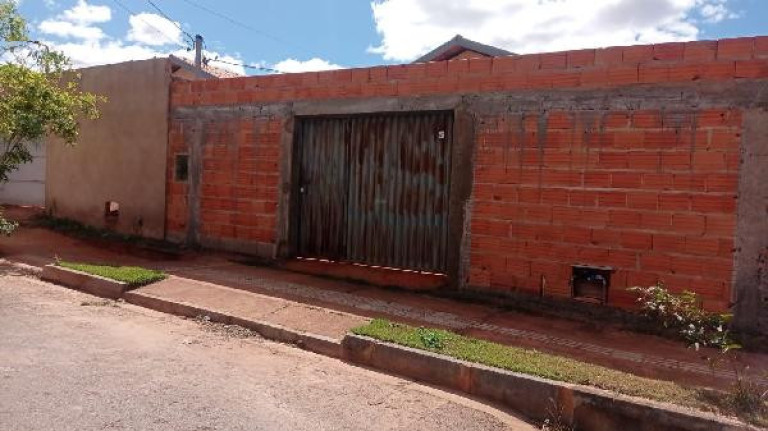 Casa com 2 Quartos à Venda, 180 m² em Residencial Portal Dos Ipes - Montes Claros