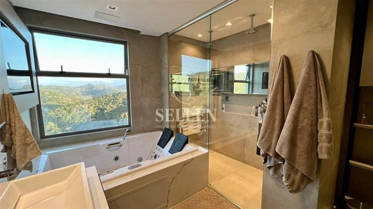 Imagem Apartamento com 3 Quartos à Venda, 183 m² em Centro - Balneário Camboriú Imagem Apartamento com 3 Quartos à Venda, 183 m² em Centro - Balneário Camboriú