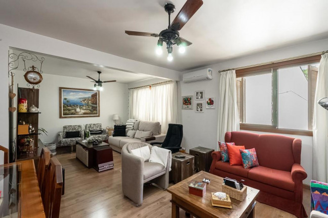 Imagem Apartamento com 3 Quartos à Venda, 226 m² em Petrópolis - Porto Alegre