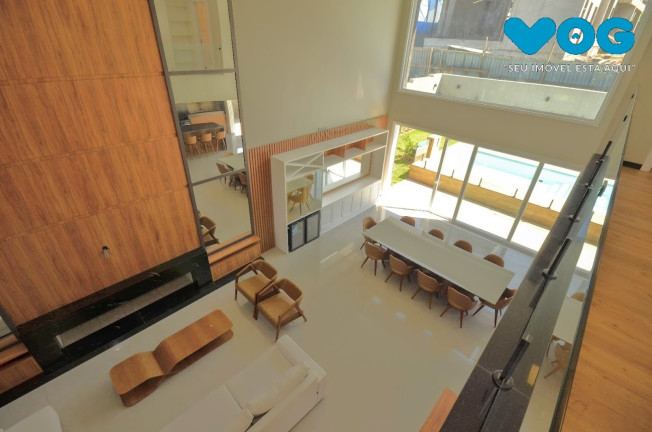 Imagem Casa com 4 Quartos à Venda, 290 m² em Vila Nova - Porto Alegre Imagem Casa com 4 Quartos à Venda, 290 m² em Vila Nova - Porto Alegre