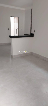Casa com 2 Quartos à Venda, 65 m²