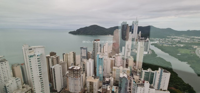Imagem Imóvel com 4 Quartos à Venda, 227 m² em Centro - Balneário Camboriú