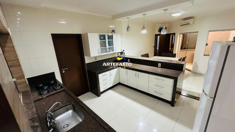 Casa com 4 Quartos à Venda, 224 m² em Jardim Integração - Franca