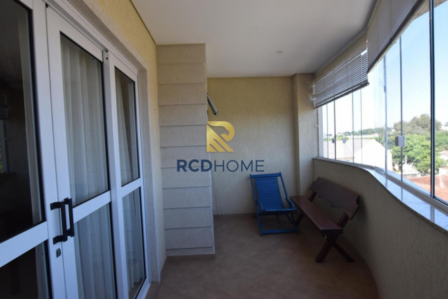 Imagem Casa com 4 Quartos à Venda, 199 m² em Uberaba - Curitiba