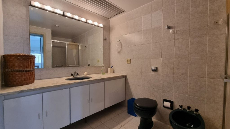 Imagem Apartamento com 3 Quartos à Venda, 130 m² em Pitangueiras - Guarujá Imagem Apartamento com 3 Quartos à Venda, 130 m² em Pitangueiras - Guarujá