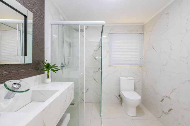 Imagem Casa com 3 Quartos à Venda, 190 m² em Santo Inácio - Curitiba Imagem Casa com 3 Quartos à Venda, 190 m² em Santo Inácio - Curitiba