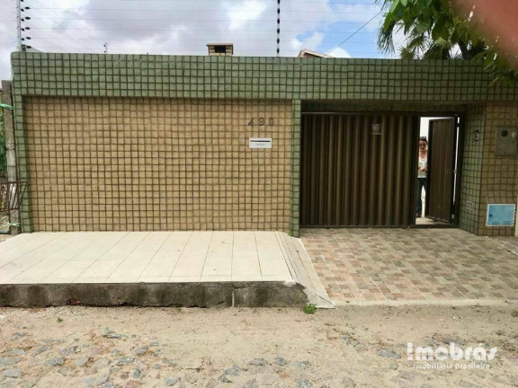 Casa com 5 Quartos à Venda, 186 m² em Edson Queiroz - Fortaleza