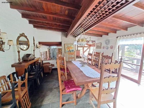 Imagem Casa com 3 Quartos à Venda, 2.565 m² em Parque Do Ingá - Teresópolis