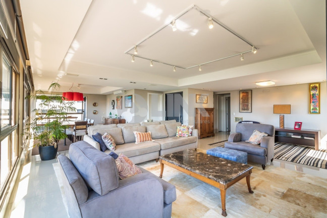 Apartamento com 3 Quartos à Venda, 204 m² em Mont Serrat - Porto Alegre