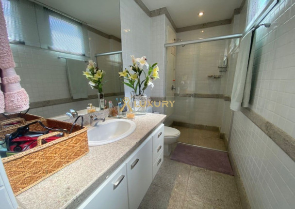 Imagem Imóvel com 4 Quartos à Venda, 178 m² em Belvedere - Belo Horizonte